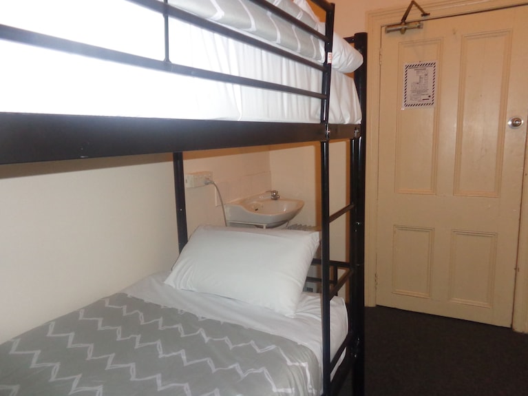 Adelaide Travellers Inn Hindley Street - Hostel, Adelaide: Reviews & Hotel Deals | Book at Hotels.com Adelaide Travellers Inn Hindley Street - Hostel, Adelaide: Reviews & Hotel Deals | Book at Hotels.com