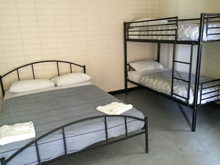 Adelaide Travellers Inn Hindley Street - Hostel Reviews, Deals & Photos 2026 - Expedia Adelaide Travellers Inn Hindley Street - Hostel Reviews, Deals & Photos 2026 - Expedia