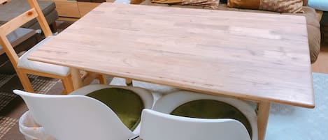 House, 3 Bedrooms | In-room dining