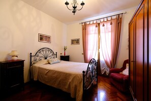 2 bedrooms, iron/ironing board, free WiFi, bed sheets - The Pomegranate - San Quirico d'Orcia (Italia)