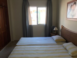 2 chambres, fer et planche Ă repasser, Wi-Fi gratuit, draps fournis