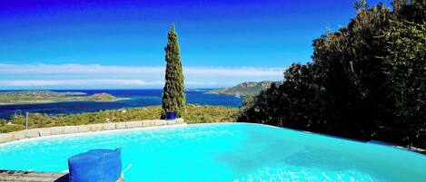 Piscine extérieure, piscine chauffée