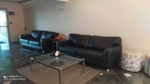 Smart TV, DVD player, stereo