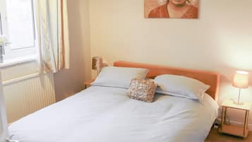 4 habitaciones, tabla de planchar con plancha y wifi gratis