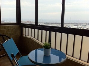 Dining - Apartment in front of the Sea, Marina and Casino Povoa do Varzim (6 to 10pessoas) (Póvoa de Varzim)