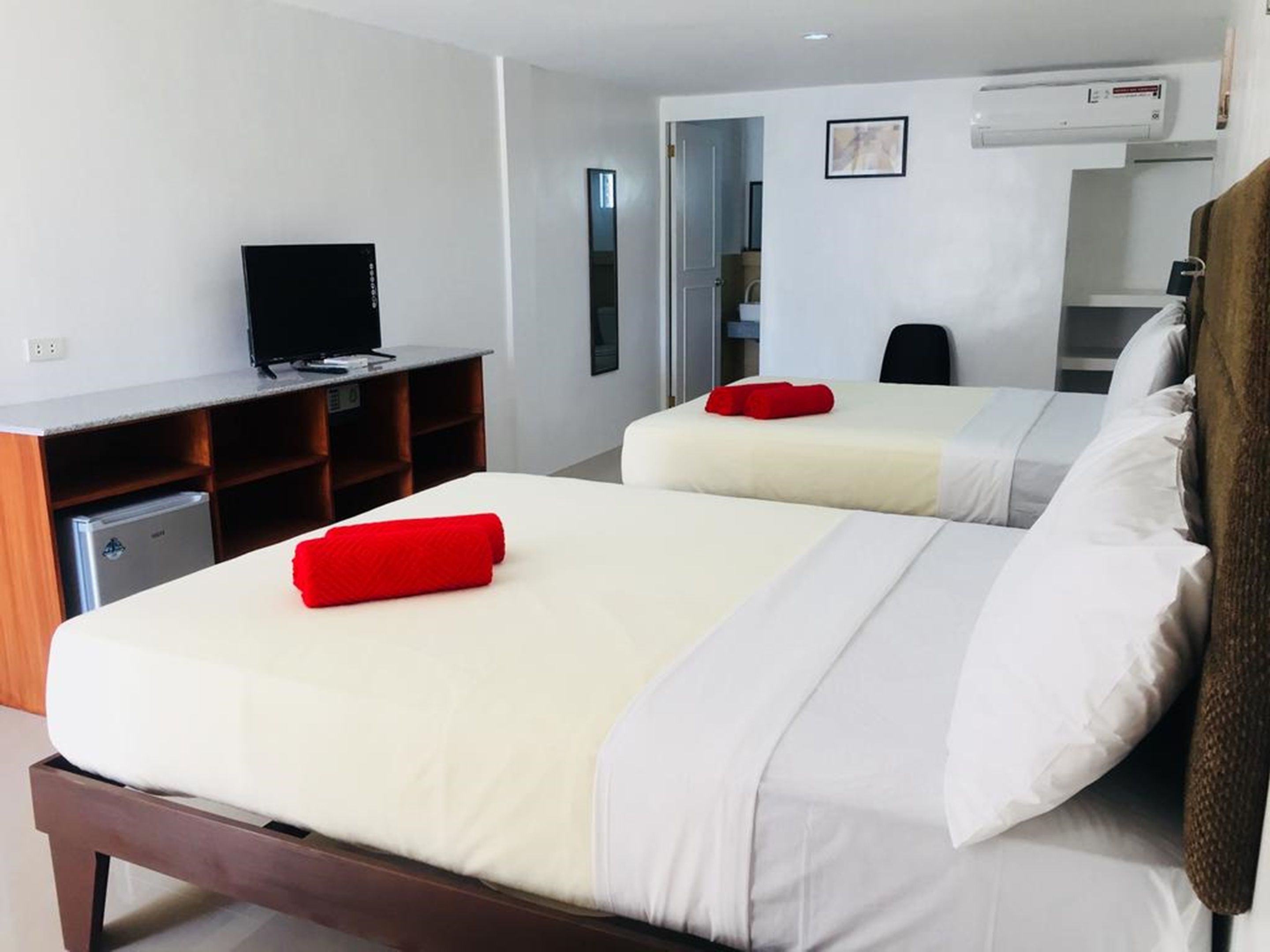 superior family room | in-room safe, free wifi, bed sheets