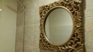 Asciugacapelli, asciugamani, sapone