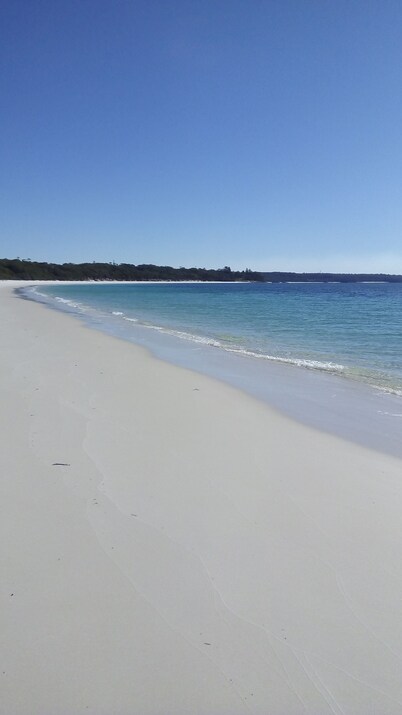 <br>Jean's Cosy Sunny Cottage 
Sanctuary Point NSW 
 Palm Beach is close by.
