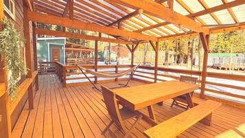 Mobile Home, Non Smoking (BB Palace, Up to 9 People) | 1 bedroom, desk, free WiFi, bed sheets