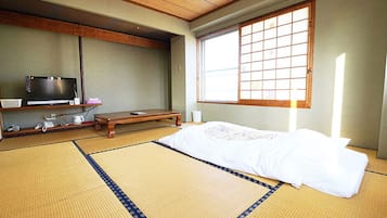 Habitación cuádruple tradicional (Japanese-Style, 10 tatami mats) | Insonorización, tabla de planchar con plancha y wifi gratis