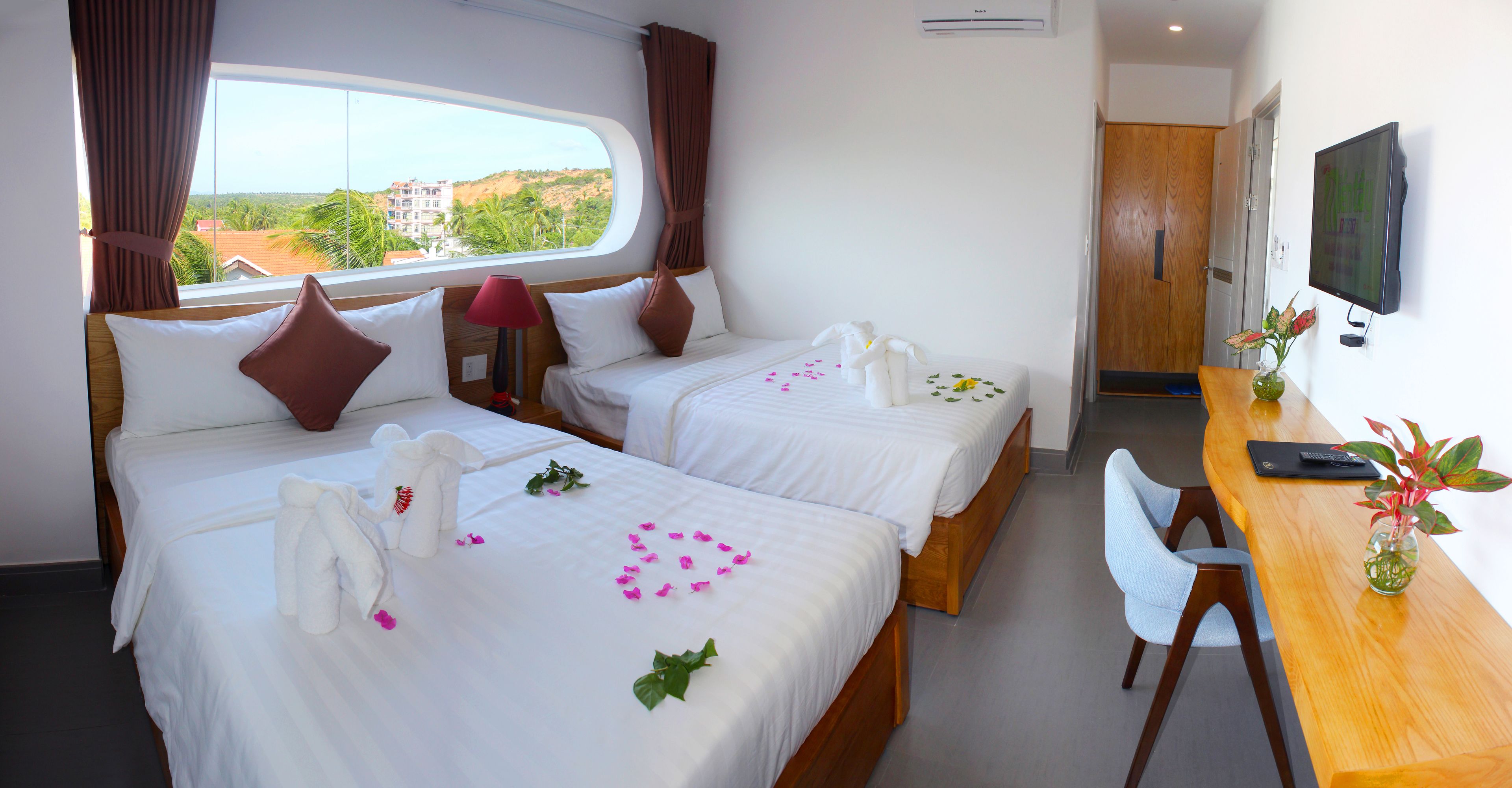 Habitación superior | Cortinas opacas, camas supletorias, wifi gratis y ropa de cama