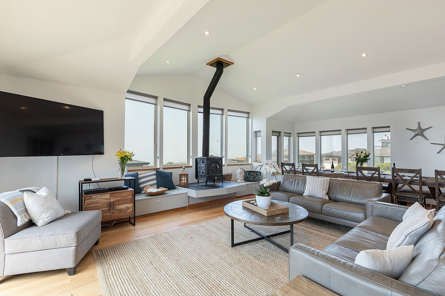 TV, fireplace, DVD player, stereo