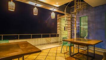Executive Room | Blackout curtains, free WiFi, bed sheets