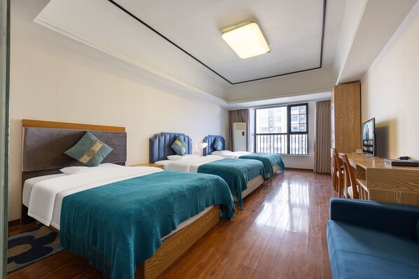 Tripla Business | 1 camera, biancheria da letto di alta qualità, copriletto in piuma