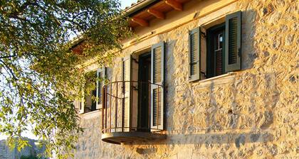 Stylishly renovated stone villa w/fantastic sea view