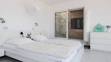 2 slaapkamers, een strijkplank/strijkijzer, wifi, beddengoed