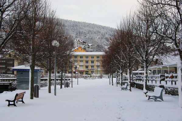 المنشأة من الخارج