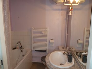 أحواض استحمام، مجففات شعر