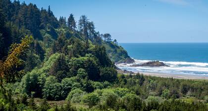 Short walk to beach, fully equipped home, WiFi, & quiet neighborhood!