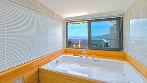 Villa, 4 Schlafzimmer | Whirlwanne