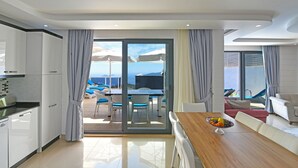 Villa, 4 Schlafzimmer | Wohnzimmer | LCD-Fernseher