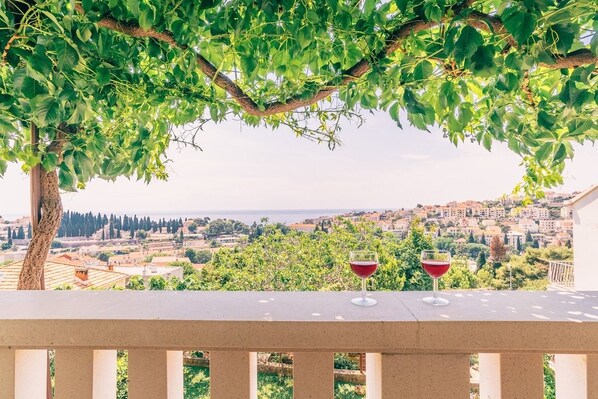 Apartamento, 1 cama de casal e sofá-cama, para não fumantes | Vista para a cidade