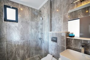 Villa, Sea View | Bathroom | Shower, hydromassage showerhead, free toiletries, hair dryer - Villa Selale 1 (Kas)