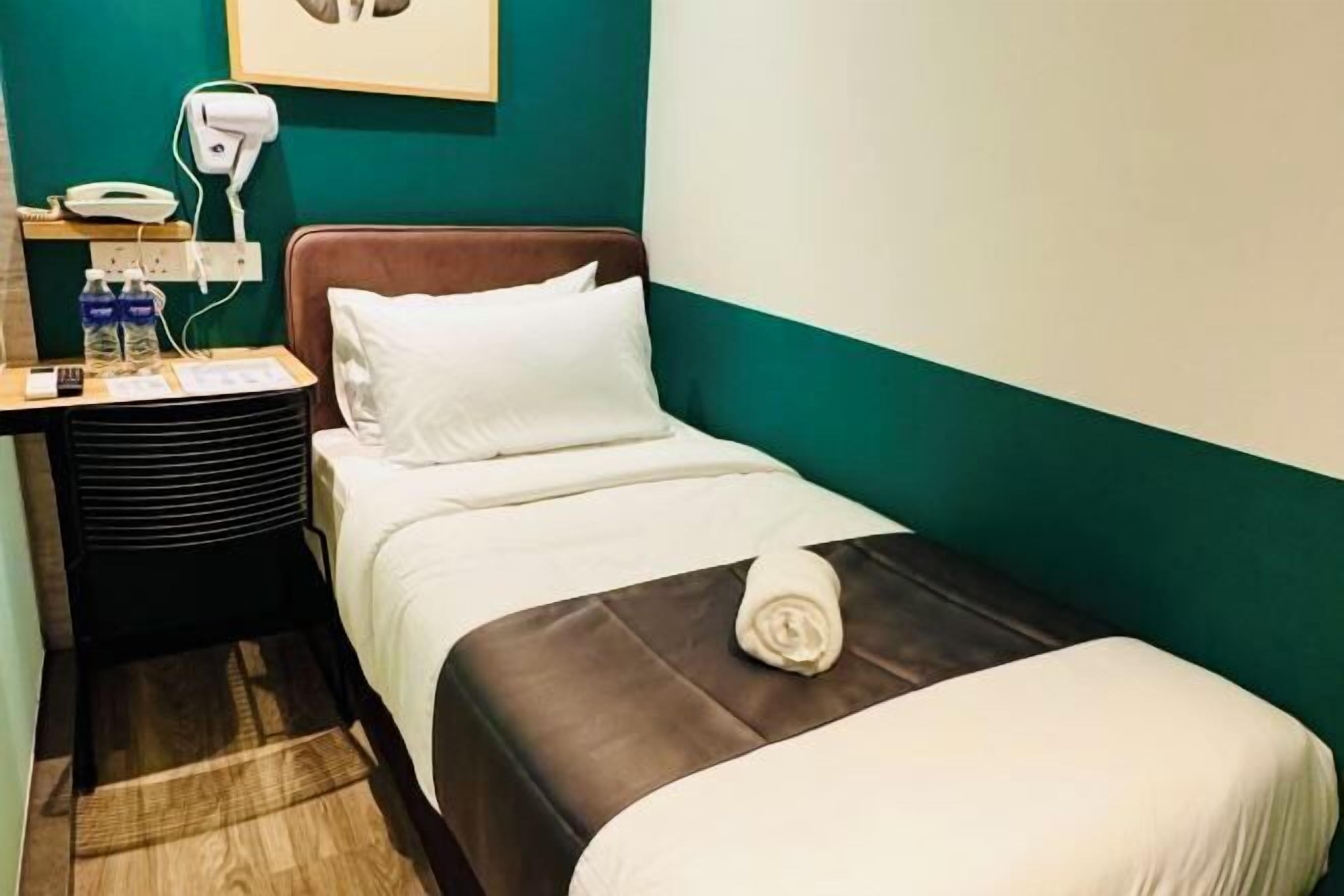 Desk, soundproofing, iron/ironing board, free WiFi