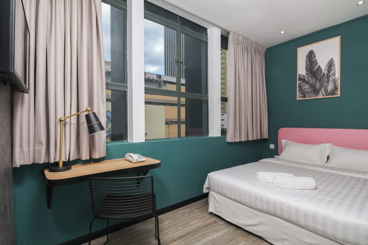 Superior Double Room | Desk, soundproofing, iron/ironing board (on request), WiFi (free)