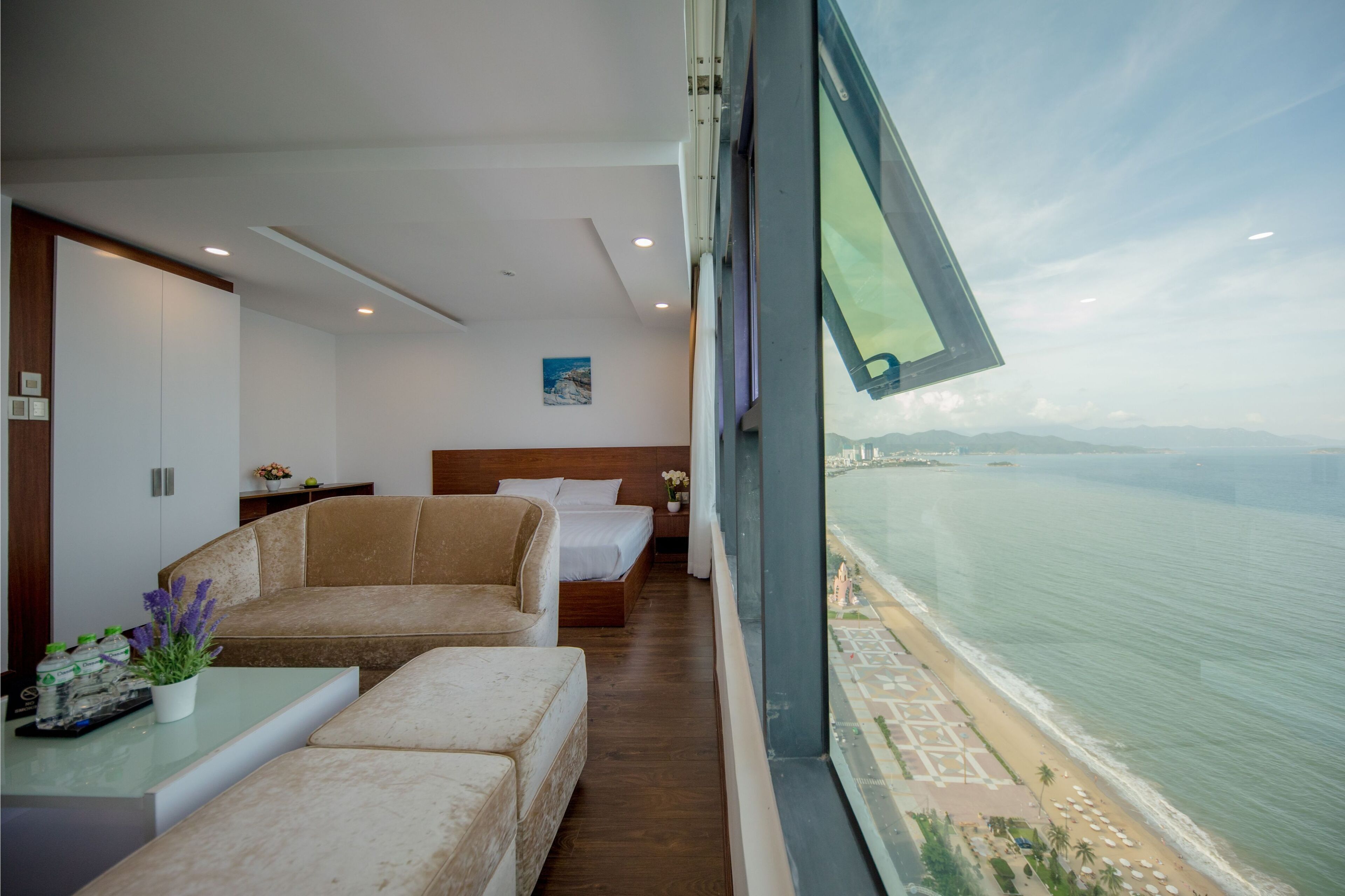 Senior Apartment, 1 Bedroom, Sea View, Sea Facing | In-room safe, desk, blackout drapes, soundproofing