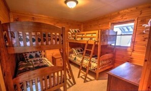 6 Schlafzimmer, Bügeleisen/Bügelbrett, kostenloses WLAN, Bettwäsche