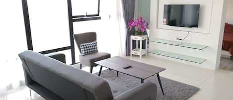 Condo, 1 Bedroom | Living room | Smart TV
