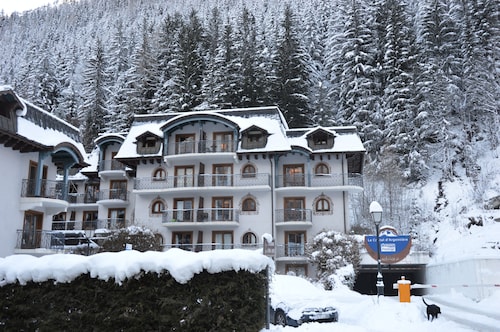 piscine interieure
Appart cosy 4 pers ds rés hotelière 4 *, TB situé, calme