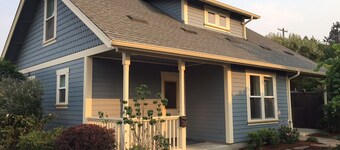 BLOSSOM VIEW COTTAGES-OSFプラザとダウンタウンに近いチャーミングホーム