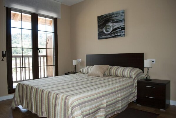 Maisonette, 3 Schlafzimmer | Bügeleisen/Bügelbrett, Bettwäsche