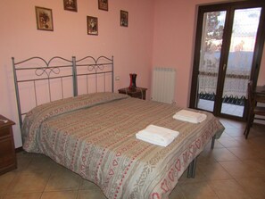 Apartment, 2 Bedrooms, Terrace | Desk, soundproofing, free WiFi - Appartamenti La Pineta Assisi (Assisi)