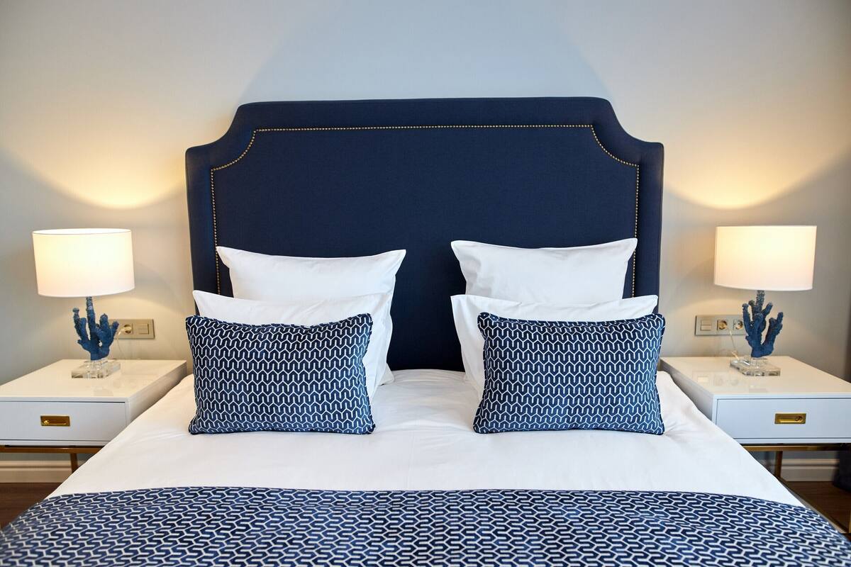 Suite Premium, vista al mar | 1 habitación, minibar, caja de seguridad en la habitación y escritorio