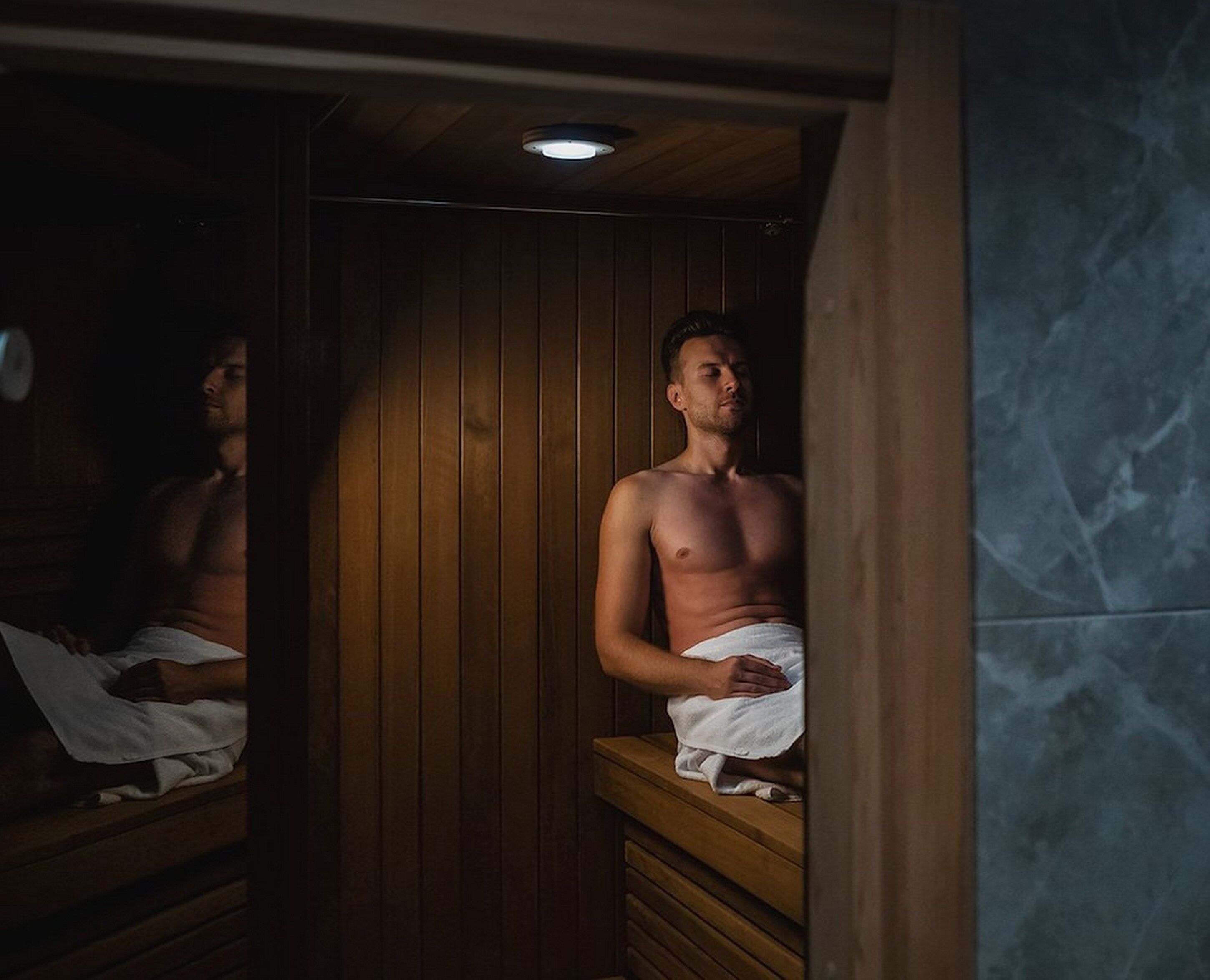 Sauna, rawatan badan, balut badan, rawatan muka, bilik urut/rawatan 