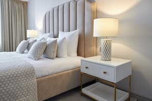 Suite presidencial | 1 habitación, minibar, caja de seguridad en la habitación y escritorio 