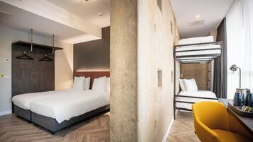 Desk, soundproofing, iron/ironing board, free WiFi