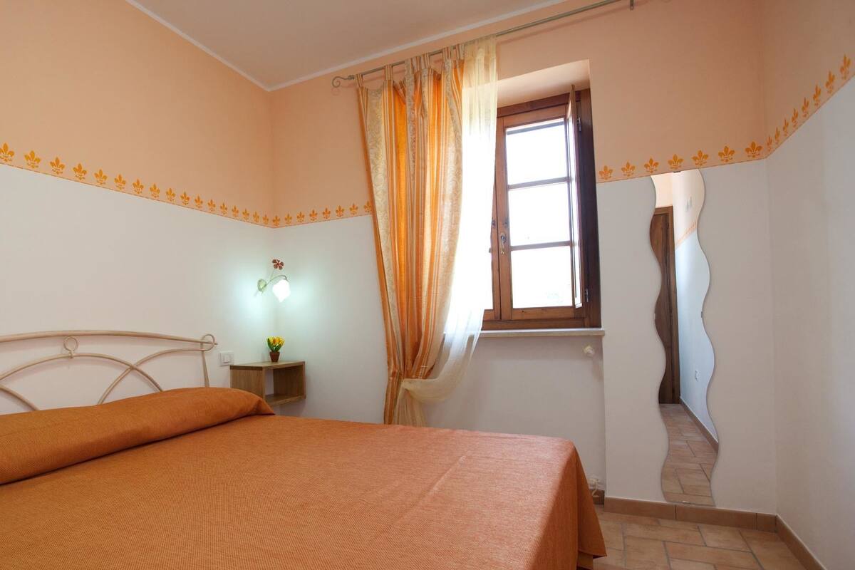 Economy Double Room, Private Bathroom (External) | Blackout drapes, cribs (free), rollaway beds (surcharge), WiFi (free)