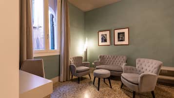 Junior Suite | Desk, free WiFi, bed sheets