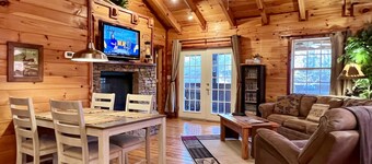 Romantica cabina privata su laghetto da pesca-Letto King-Camino-Vasca idromassaggio-Wifi gratuito
