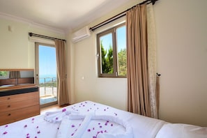 4 habitaciones, decoración personalizada y escritorio 
