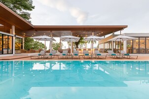 Kolam renang terbuka 