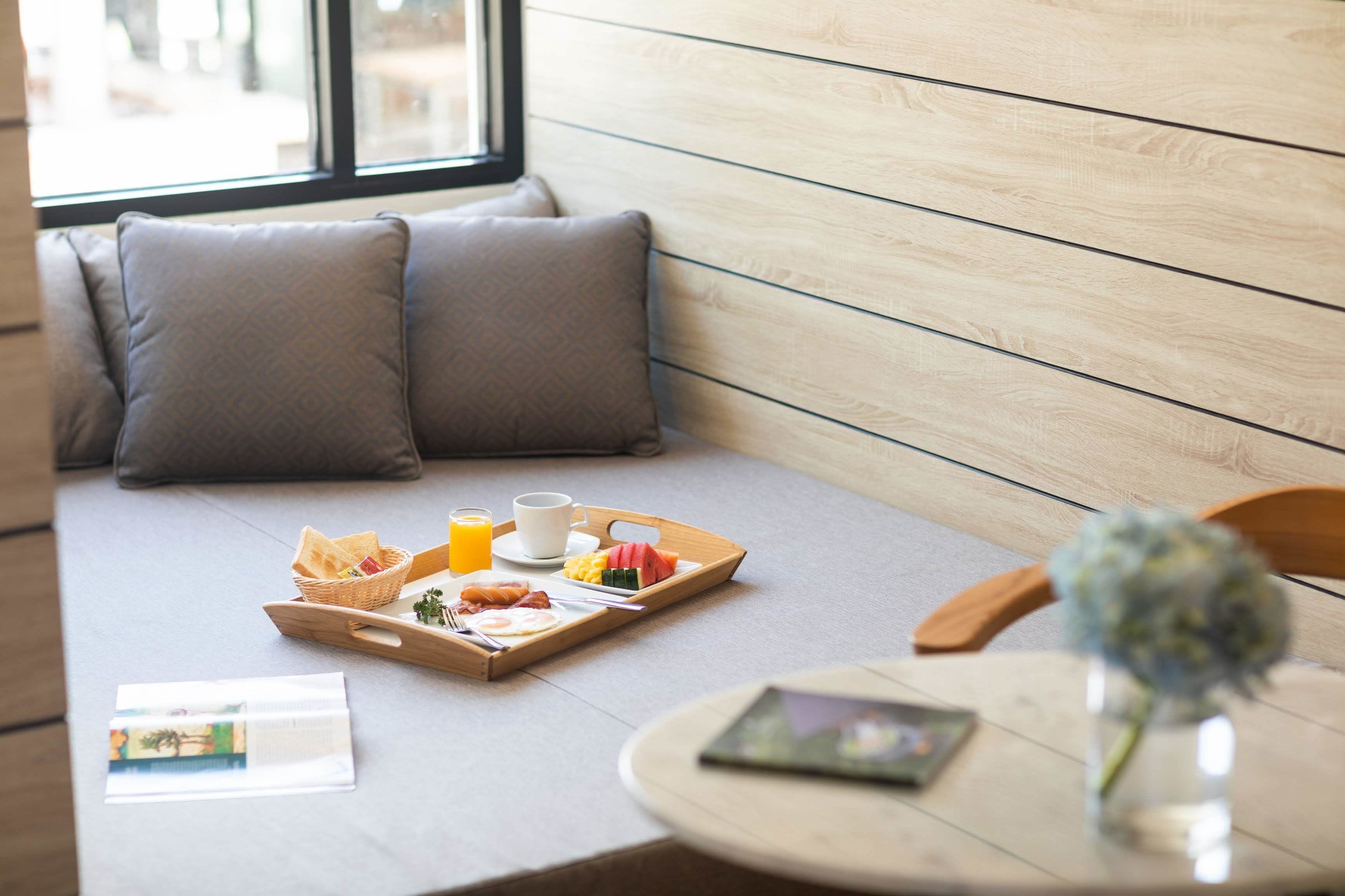 deluxe balcony seaview | living area | smart tv