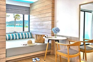 Deluxe Balcony Seaview | Ropa de cama de alta calidad y minibar 