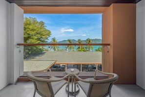Deluxe Premier Balcony Seaview | Premium bedding, minibar, in-room safe, desk - LIV Hotel Phuket Patong Beachfront (Patong)