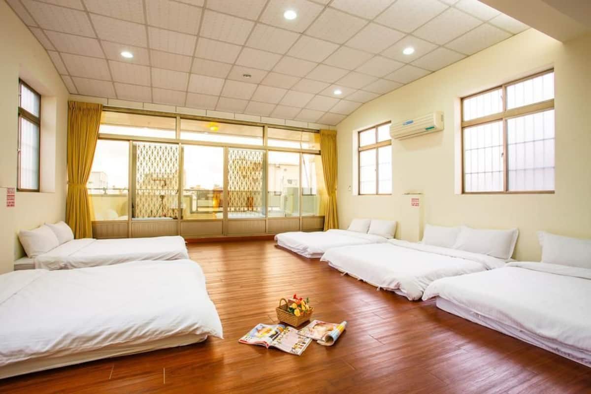 Habitación familiar | Escritorio, cortinas blackout y wifi gratis