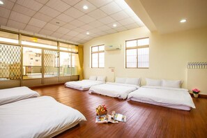 Chambre Familiale | Bureau, rideaux occultants, Wi-Fi gratuit